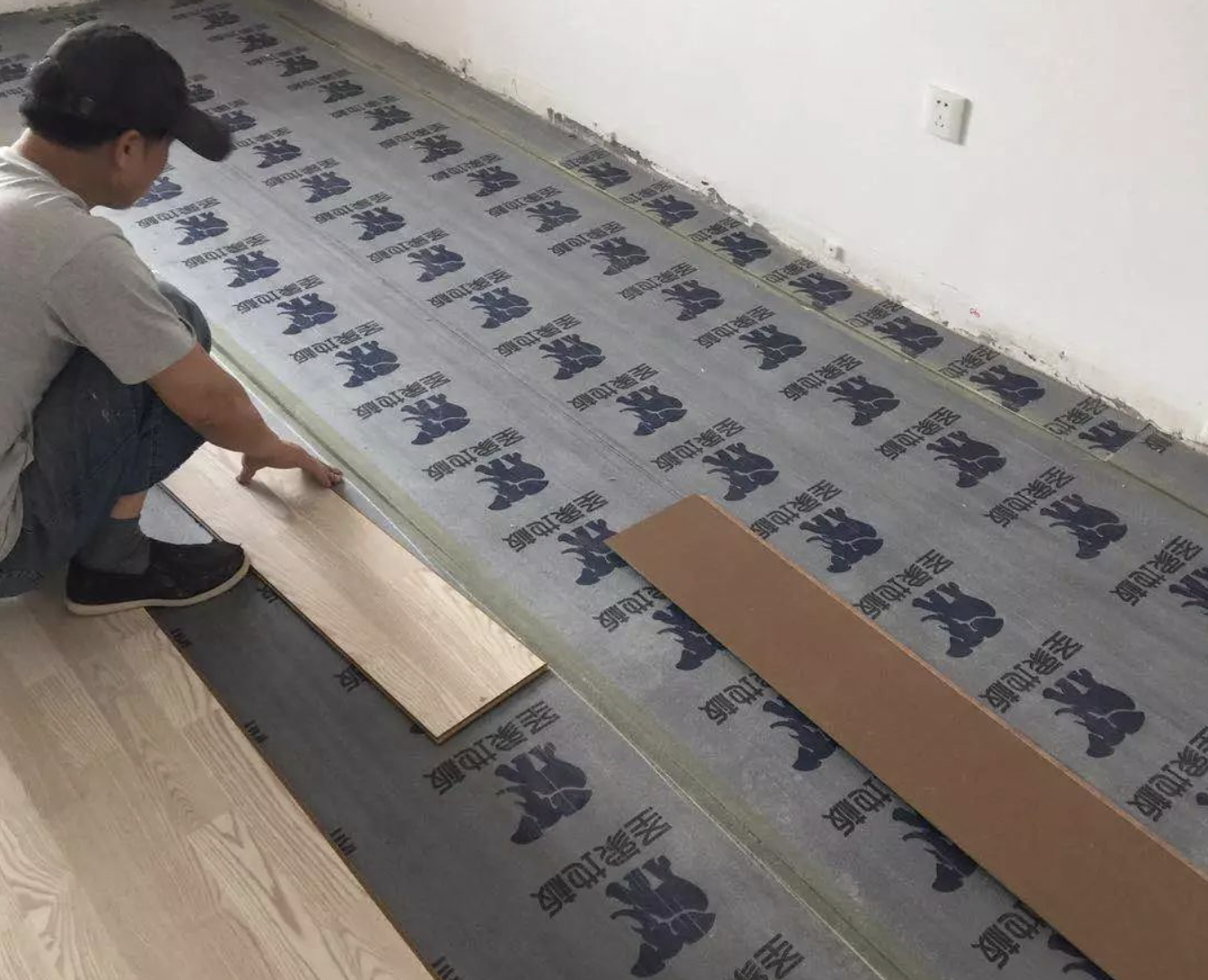 朝阳住宅复合地板隔音施工记录施工图片1