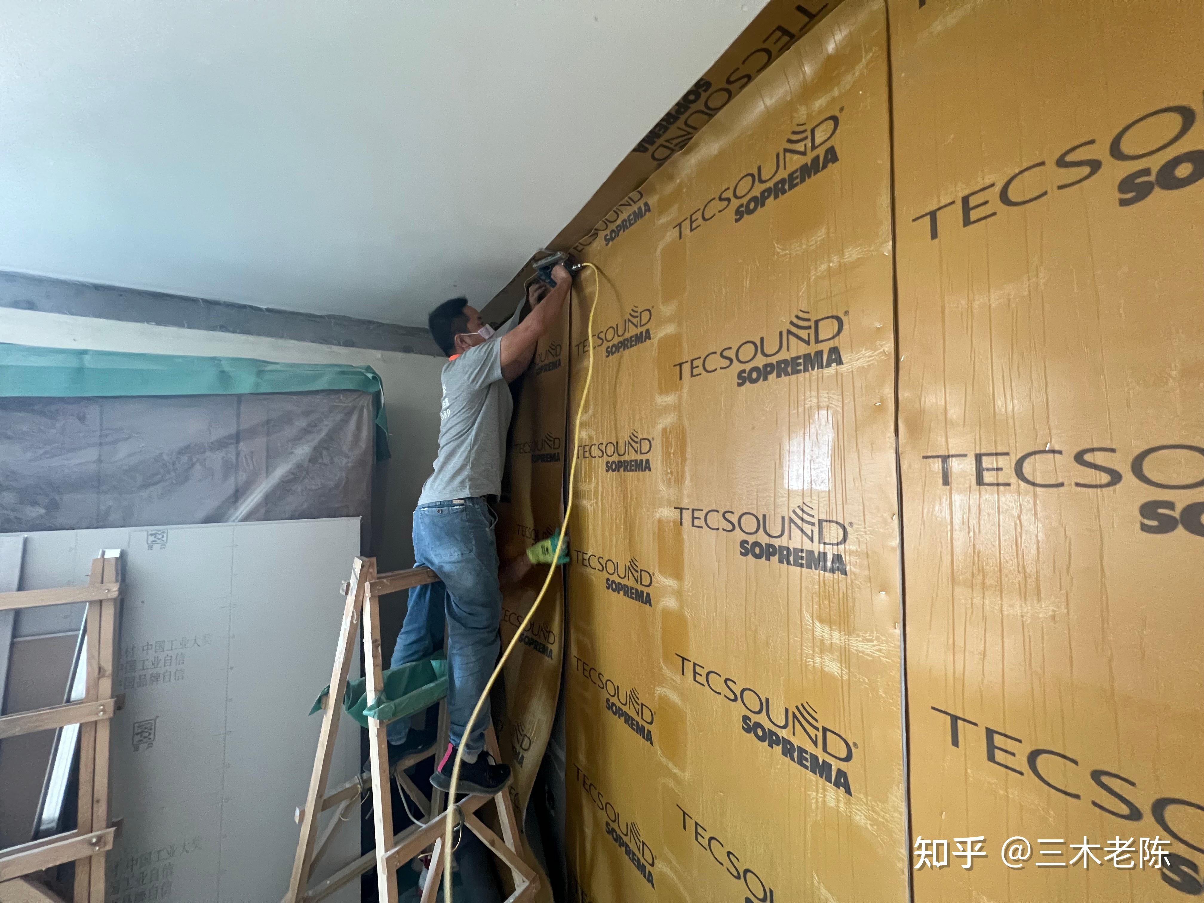 酒仙桥住宅：不做完整房中房时的隔音改造取舍：墙面隔音毡卷边