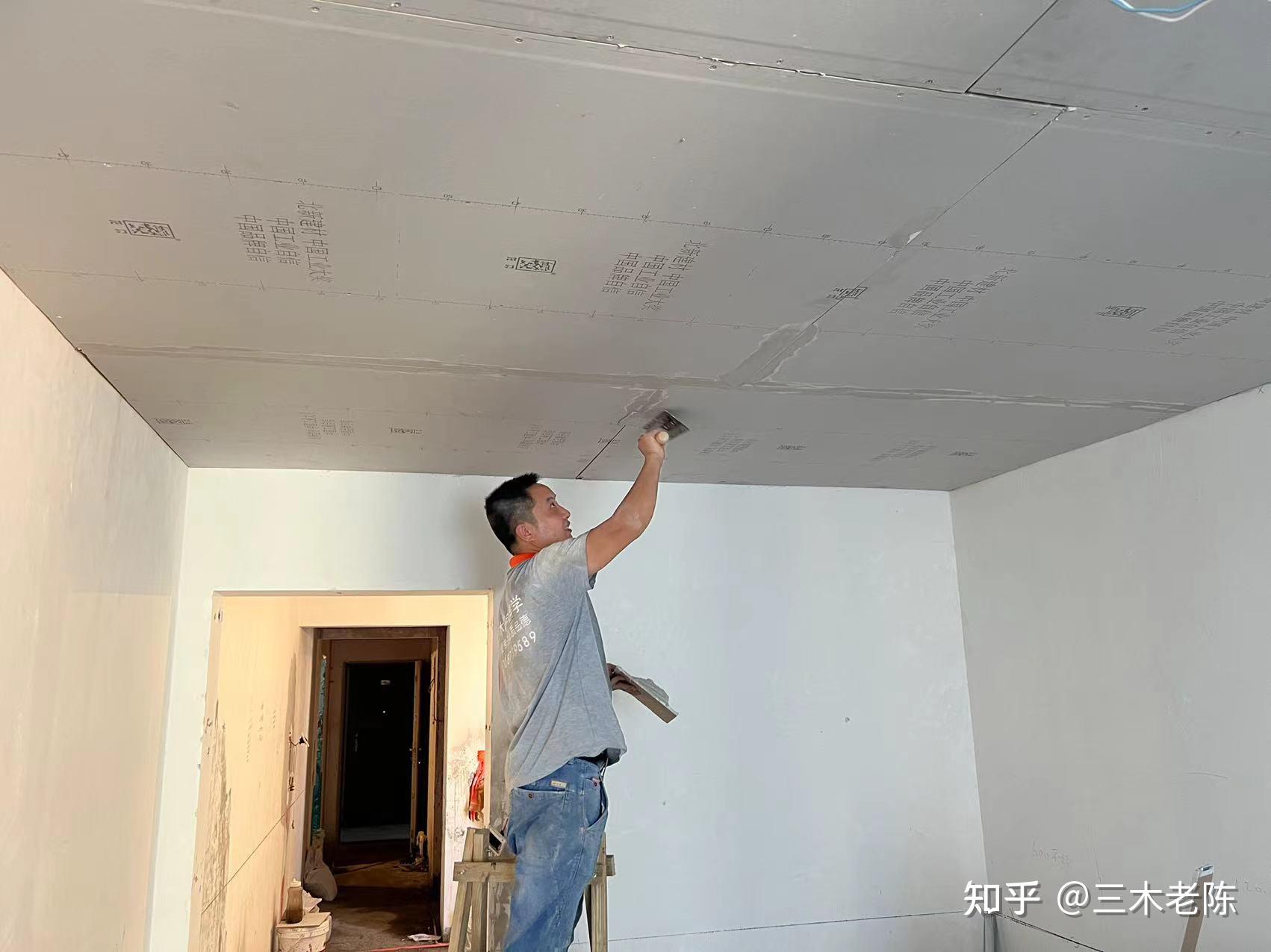 薄型悬浮隔音吊顶施工记录：四周隔音毡裁整